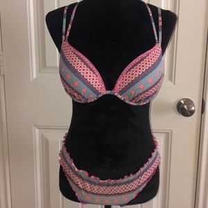 Shade & Shore bikini set!
